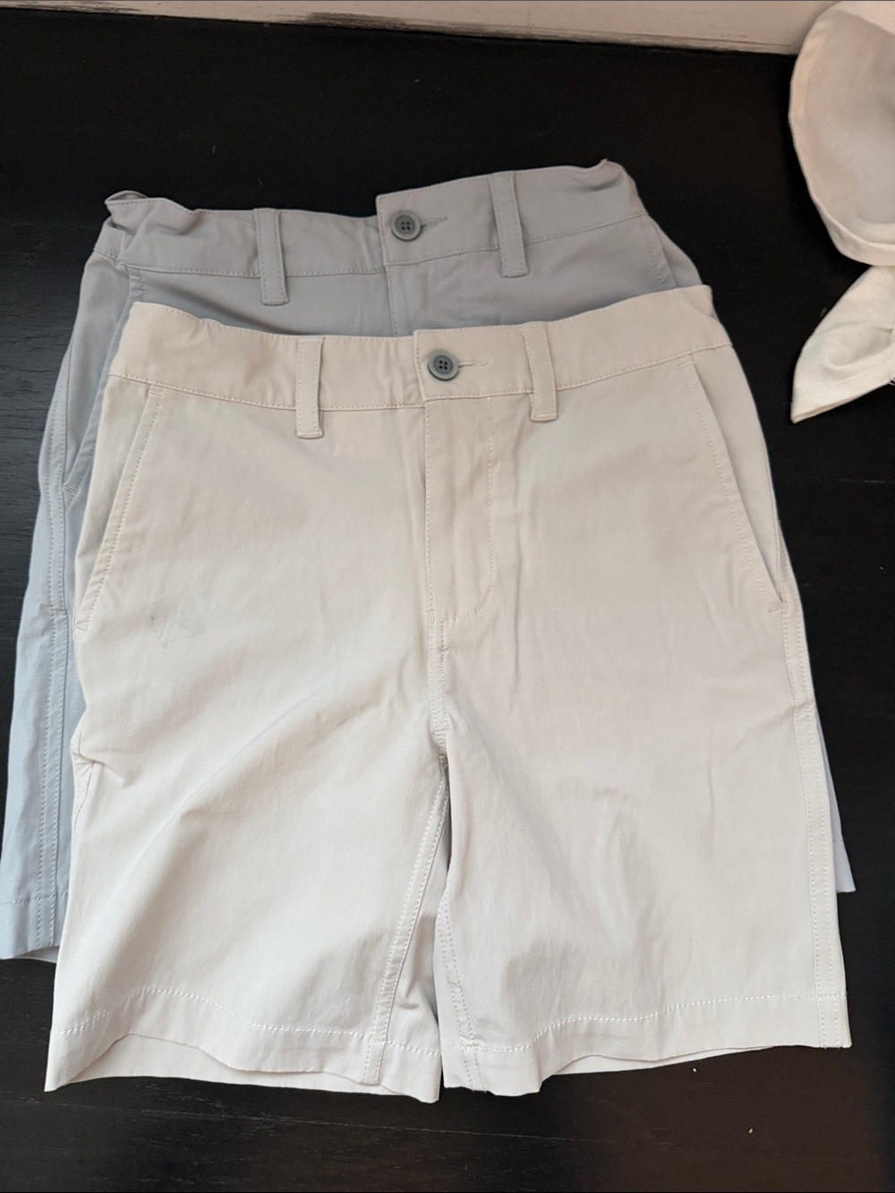 Southern Tide Men's Flat Front Shorts - Light Beige and Light Gray